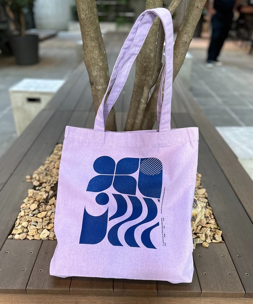 mi via loca(ミヴィアロカ)の「RECYCLED SOFT FABRIC レトロモチーフ トートバッグ(トートバッグ・レディース・パープル/ホワイト系その他/アイボリー/オレンジ・FREE)」の19枚目の写真