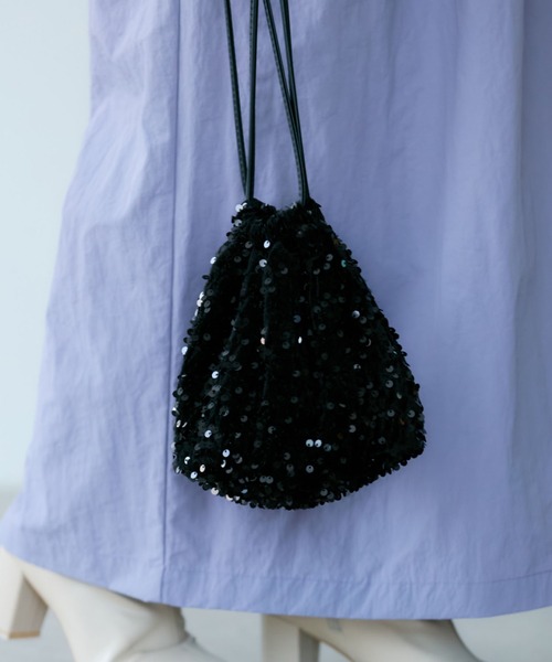 VIS（ビス）の「きらきらスパンコール巾着バッグ（ハンドバッグ・レディース・その他/シルバー系その他2/ブラック系その他・FREE）」の2枚目の写真