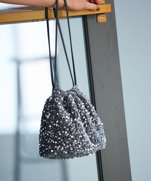 VIS（ビス）の「きらきらスパンコール巾着バッグ（ハンドバッグ・レディース・その他/シルバー系その他2/ブラック系その他・FREE）」の3枚目の写真