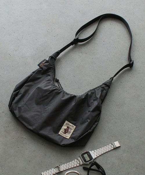 COBMASTER（コブマスター）の「【COBMASTER（コブマスター）】 バナナショルダー（ショルダーバッグ・レディース・ブラウン/ブラック/ベージュ/グリーン/ホワイト・0）」の3枚目の写真