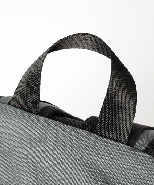 niko and...（ニコアンド）の「オリジナル8ポケットデイパック（バックパック/リュック・レディース・グレー/チャコール/オフホワイト・0）」の9枚目の写真