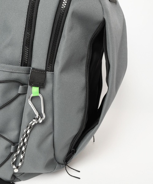 niko and...（ニコアンド）の「オリジナル8ポケットデイパック（バックパック/リュック・レディース・グレー/チャコール/オフホワイト・0）」の12枚目の写真