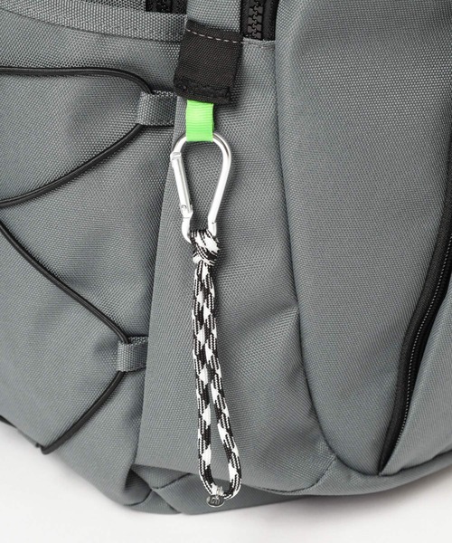 niko and...（ニコアンド）の「オリジナル8ポケットデイパック（バックパック/リュック・レディース・グレー/チャコール/オフホワイト・0）」の15枚目の写真