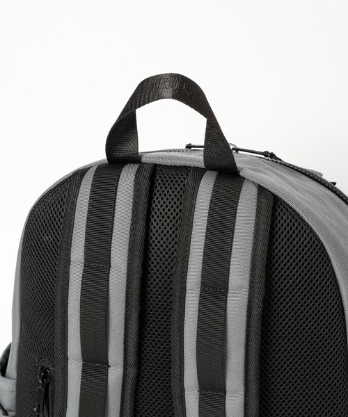 niko and...（ニコアンド）の「オリジナル8ポケットデイパック（バックパック/リュック・レディース・グレー/チャコール/オフホワイト・0）」の16枚目の写真