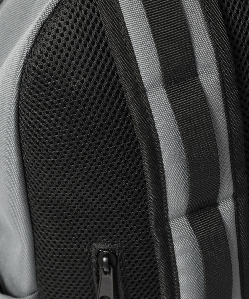 niko and...（ニコアンド）の「オリジナル8ポケットデイパック（バックパック/リュック・レディース・グレー/チャコール/オフホワイト・0）」の20枚目の写真