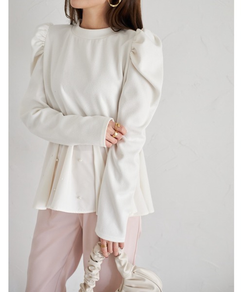 tocco closet（トッコ　クローゼット）の「【ZOZO限定】パール付きペプラムプルオーバー（Tシャツ/カットソー・レディース・オフホワイト/ブラック・M）」の4枚目の写真