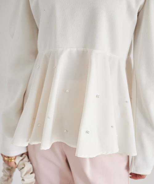 tocco closet（トッコ　クローゼット）の「【ZOZO限定】パール付きペプラムプルオーバー（Tシャツ/カットソー・レディース・オフホワイト/ブラック・M）」の10枚目の写真