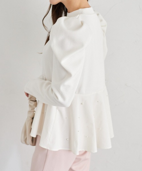 tocco closet（トッコ　クローゼット）の「【ZOZO限定】パール付きペプラムプルオーバー（Tシャツ/カットソー・レディース・オフホワイト/ブラック・M）」の8枚目の写真