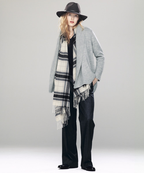 23区（ニジュウサンク）の「【VERY11月号掲載商品】アルパカウールバルキー ニットカーディガン（カーディガン/ボレロ・レディース・ライトグレー系/ブラウン系/ネイビー系・44/46）」の4枚目の写真