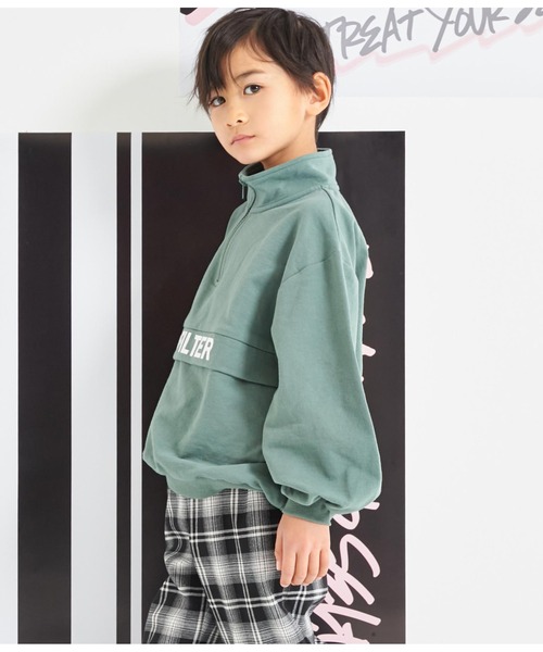 ANAP kids（アナップキッズ）の「ハーフジップバックロゴミニ裏毛トレーナー【親子お揃い】（スウェット・キッズ・オフホワイト/カーキ/ブラック・110cm/120cm/130cm）」の16枚目の写真