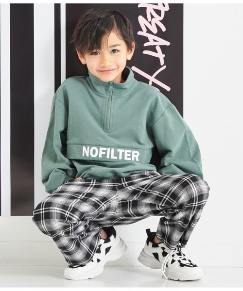 ANAP kids（アナップキッズ）の「ハーフジップバックロゴミニ裏毛トレーナー【親子お揃い】（スウェット・キッズ・オフホワイト/カーキ/ブラック・110cm/120cm/130cm）」の15枚目の写真