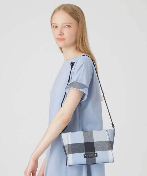 BLUE LABEL CRESTBRIDGE（ブルーレーベルクレストブリッジ）の「クレストブリッジチェックPVCミニショルダー（ショルダーバッグ・レディース・ベージュ系その他/レッド/オレンジ系その他/ロイヤルブルー・FREE）」の3枚目の写真