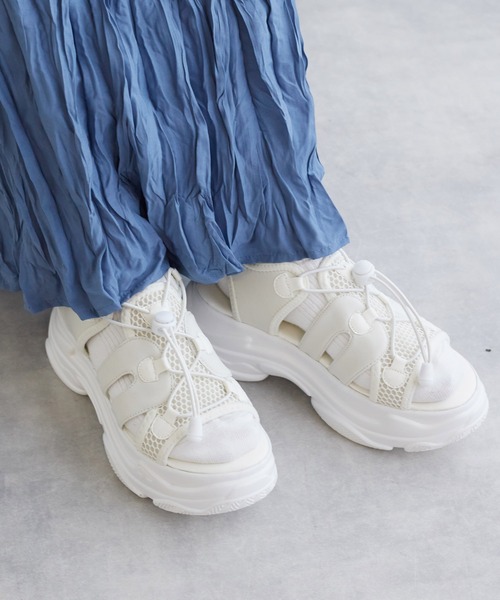 w closet（ダブルクローゼット）の「メッシュ切替スポサン（サンダル・レディース・オフホワイト/カーキ/ブラック・M/L）」の2枚目の写真