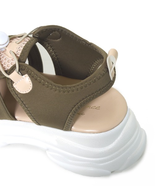 w closet（ダブルクローゼット）の「メッシュ切替スポサン（サンダル・レディース・オフホワイト/カーキ/ブラック・M/L）」の5枚目の写真