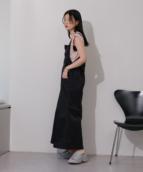 Kastane(カスタネ)の「【ZOZOTOWN限定】ナイロンギャザータンクワンピース(ワンピース・レディース・ブラック/ベージュ・FREE)」の5枚目の写真