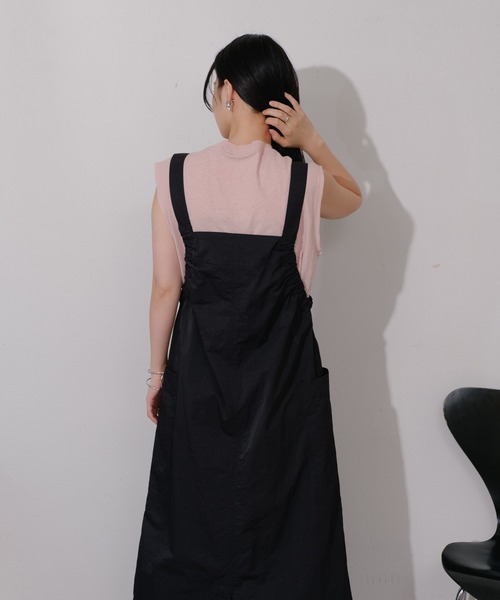 Kastane(カスタネ)の「【ZOZOTOWN限定】ナイロンギャザータンクワンピース(ワンピース・レディース・ブラック/ベージュ・FREE)」の11枚目の写真