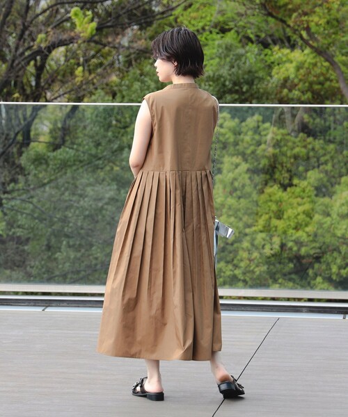 Ray BEAMS（レイビームス）の「Ray BEAMS / プリーツ キリカエ ノースリーブ ワンピース（ワンピース・レディース・サックスブルー/ブラック/ブラウン系その他5・1/0）」の19枚目の写真