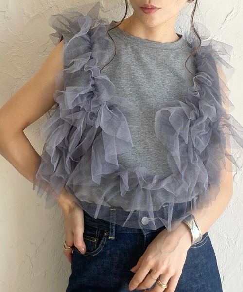 She's Closet(シーズクローゼット)の「2WAYオープンショルダーシアーフリルチュールドッキングTシャツ(Tシャツ/カットソー・レディース・ブラック/オフホワイト/杢グレー・FREE)」の1枚目の写真