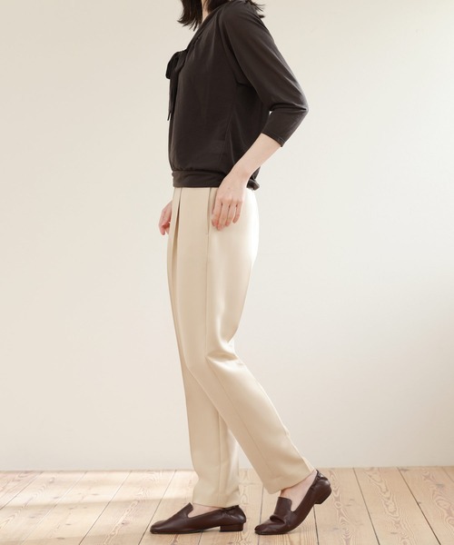 sankyo shokai(サンキョウショウカイ)の「テーパードパンツ ストレッチ ウエストゴム 日本製(その他パンツ・レディース・ネイビー/アイボリー/スモークピンク/ブラック・M/L/LL)」の11枚目の写真