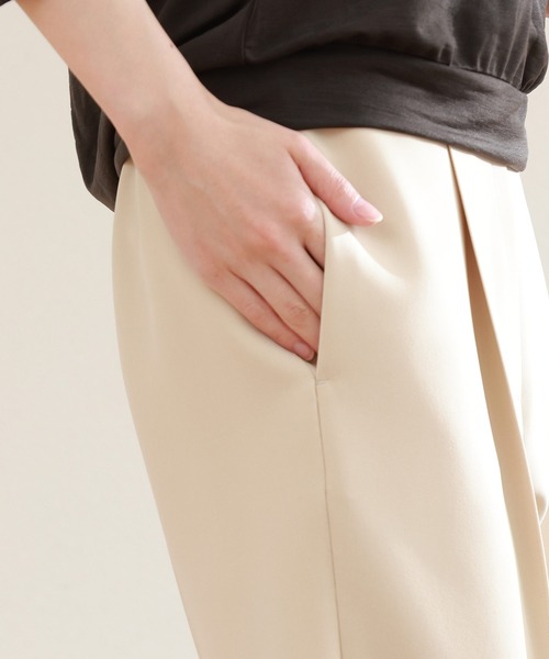 sankyo shokai(サンキョウショウカイ)の「テーパードパンツ ストレッチ ウエストゴム 日本製(その他パンツ・レディース・ネイビー/アイボリー/スモークピンク/ブラック・M/L/LL)」の13枚目の写真