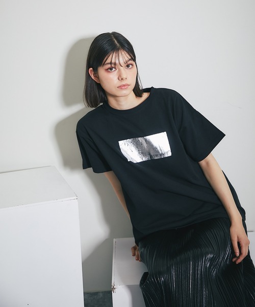 ANOTHER S(アナザーエス)の「箔プリントシルバーヴィンテージプリントTシャツ(Tシャツ/カットソー・レディース・ブラック×シルバー/ホワイト×シルバー/ホワイト×ゴールド/ブラック×ゴールド・FREE)」の21枚目の写真