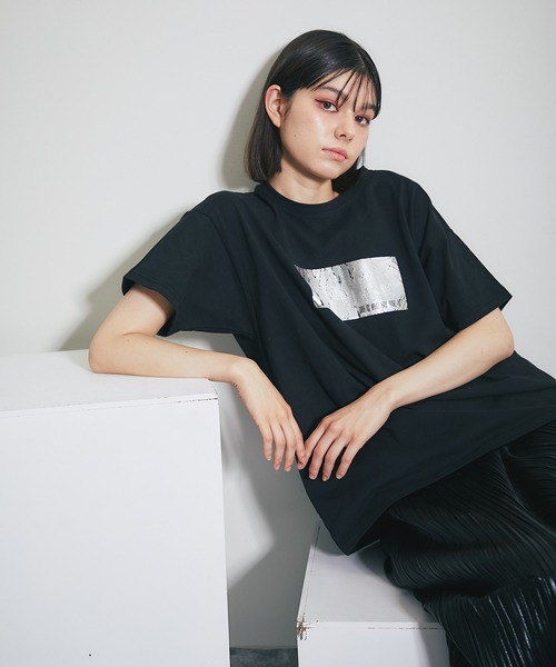 ANOTHER S(アナザーエス)の「箔プリントシルバーヴィンテージプリントTシャツ(Tシャツ/カットソー・レディース・ブラック×シルバー/ホワイト×シルバー/ホワイト×ゴールド/ブラック×ゴールド・FREE)」の15枚目の写真