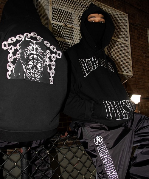 Richardson/リチャードソン】 3D Embossed Hardware Crewneck