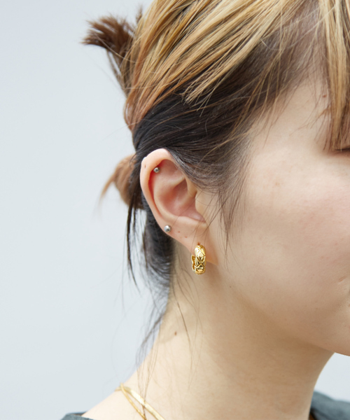 Rouge vif la cle(ルージュヴィフラクレ)の「【sauvage peau】キルティングデザイン ピアス / 両耳(ピアス(両耳用)・レディース・シルバー/ゴールド・フリー)」の5枚目の写真