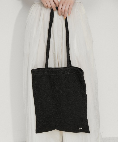 ADAM ET ROPE'（アダムエロペ）の「【サステナブル】キラキララメトート（トートバッグ・レディース・シルバー/ブラック/ピンク/ゴールド・FREE）」の2枚目の写真