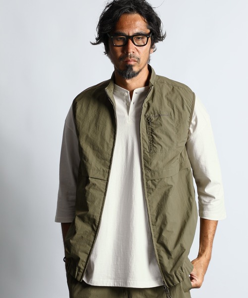 The DUFFER of ST.GEORGE（ザダファーオブセントジョージ）の「【WEB限定アイテム】SET UP RIPSTOP NYLON VEST：セットアップ リップストップ ナイロンベスト（ベスト・メンズ・ネイビー/ブラック/カーキ・LARGE/MEDIUM/X-LARGE）」の6枚目の写真