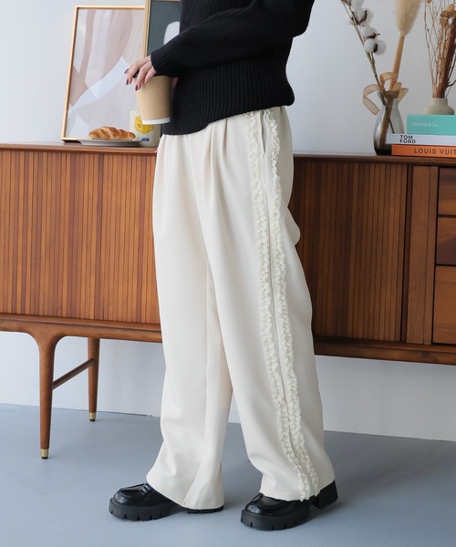 LAFFMO（ラフモ）の「サイドフリルパンツ（その他パンツ・レディース・アイボリー/ブラック・F）」の19枚目の写真