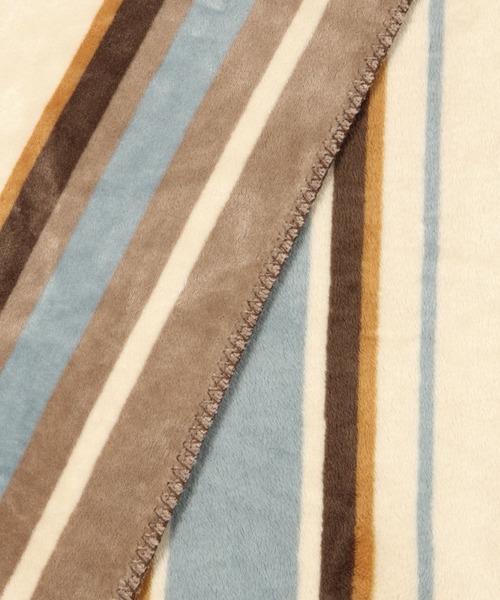 BAYFLOW（ベイフロー）の「[リバーシブル仕様]BFフリースブランケットL 140×203（ブランケット・レディース・ベージュ/チャコール/ブルー/ネイビー/ブラック系/ブルー系・00）」の8枚目の写真