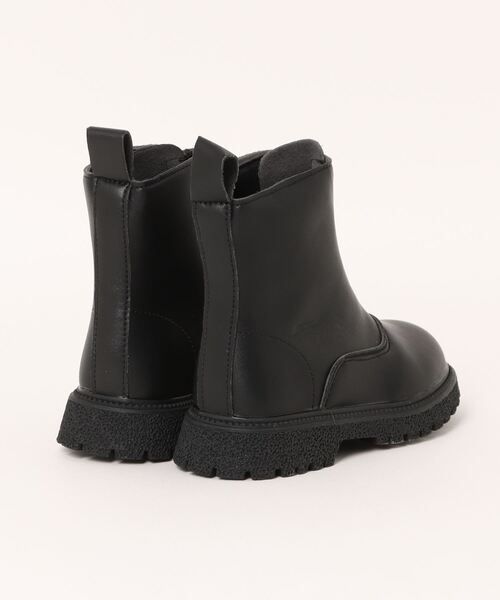 URBAN CHERRY(アーバンチェリー)の「フロントジップショートブーツ(ブーツ・キッズ・ブラック・19.0cm/18.5cm/18.0cm/17.0cm/22.0cm/21.0cm/20.5cm/19.5cm)」の15枚目の写真