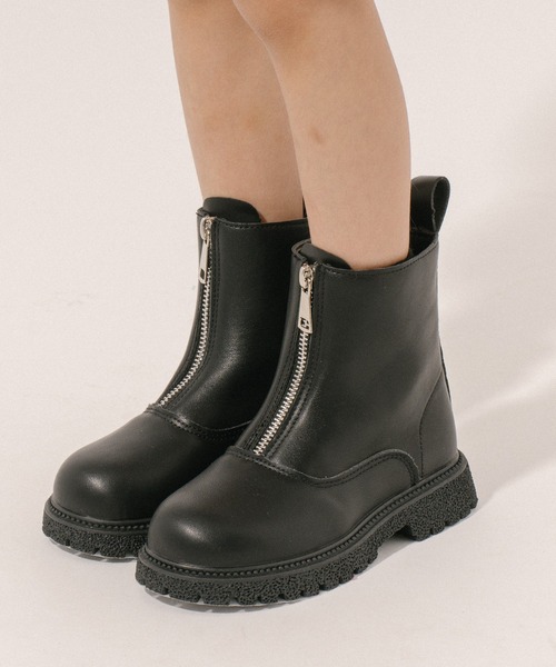 URBAN CHERRY(アーバンチェリー)の「フロントジップショートブーツ(ブーツ・キッズ・ブラック・19.0cm/18.5cm/18.0cm/17.0cm/22.0cm/21.0cm/20.5cm/19.5cm)」の3枚目の写真