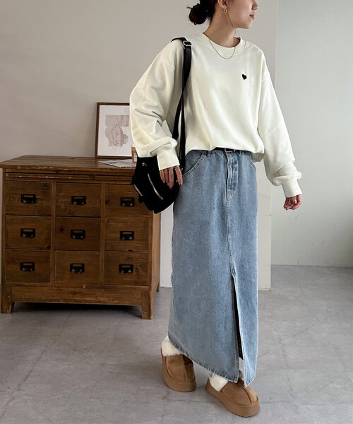 DISCOAT(ディスコート)の「【WEB限定/新色追加】ハート刺繍スウェット(スウェット・レディース・ネイビー/ライトベージュ/チャコールグレー/ベージュ/オフホワイト/ブラウン・MEDIUM)」の9枚目の写真