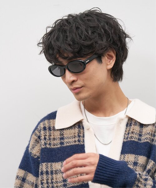 Knuth Marf（クヌースマーフ）の「Zoff｜Knuth Marf オーバル型 サングラス｜クヌースマーフ｜横長｜カラーレンズ｜UVカット 紫外線対策｜ユニセックス｜スタイリッシュ（サングラス・レディース・グリーン/ブラウン系その他2/ブラック・FREE）」の16枚目の写真