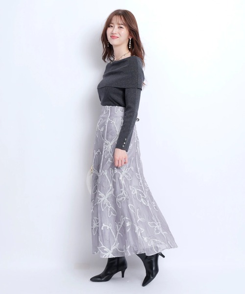 JUSGLITTY(ジャスグリッティー)の「レディオフショルニット(ニット/セーター・レディース・ブラック/チャコールグレー/ベージュ・2)」の4枚目の写真