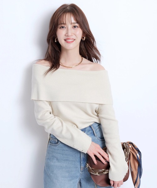 JUSGLITTY(ジャスグリッティー)の「レディオフショルニット(ニット/セーター・レディース・ブラック/チャコールグレー/ベージュ・2)」の11枚目の写真