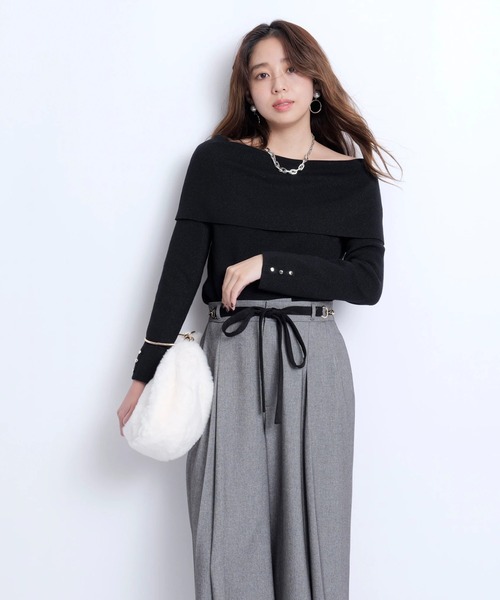 JUSGLITTY(ジャスグリッティー)の「レディオフショルニット(ニット/セーター・レディース・ブラック/チャコールグレー/ベージュ・2)」の21枚目の写真