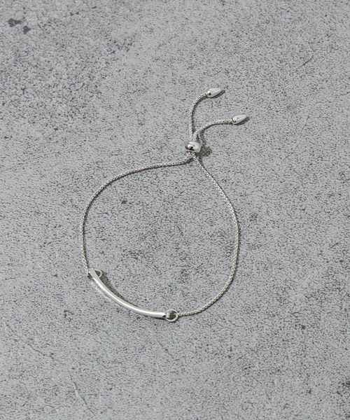 SMELLY(スメリー)の「カーブプレートスライドブレスレット(ブレスレット・レディース・シルバー・-)」の4枚目の写真