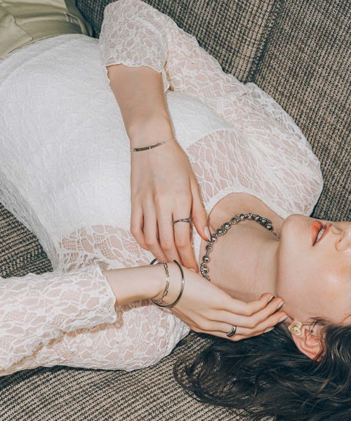 SMELLY(スメリー)の「カーブプレートスライドブレスレット(ブレスレット・レディース・シルバー・-)」の9枚目の写真