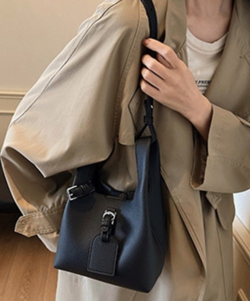 Ritzy(リッツィー)の「ポーチ付き バケット ショルダーバッグ(ショルダーバッグ・レディース・ブラック/グレイッシュベージュ/ブラウン・FREE)」の5枚目の写真