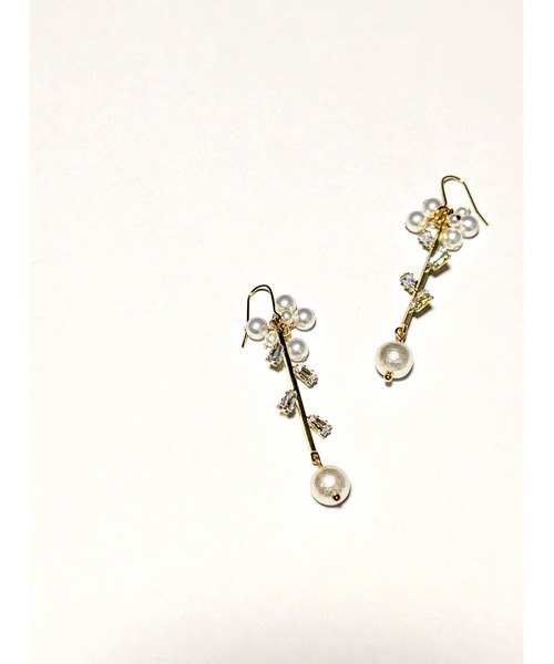 tone（トーン）の「【Astyle】パールビジューステンレスピアス(MA)（ピアス（両耳用）・レディース・ゴールド・FREE）」の2枚目の写真