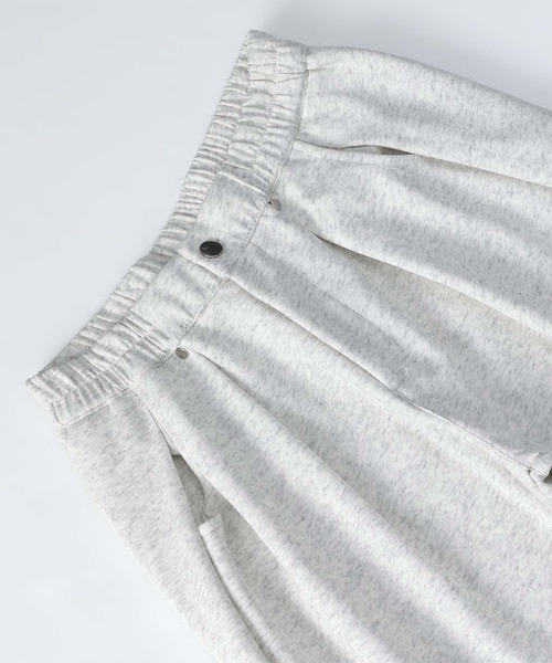 aimoha(アイモハ)の「リラックスワイドスウェットパンツ(スウェットパンツ・レディース・ライトグレー/ブラック・SMALL/MEDIUM/LARGE)」の20枚目の写真