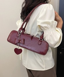 フェイクレザー横長ショルダーバッグ/チャーム付き