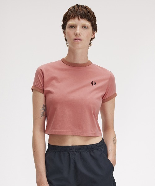 美品★フレッドペリー★ショート丈Tシャツ 美品】フレッドペリー ショート丈Tシャレディース
