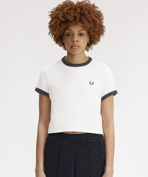 FRED PERRY（フレッドペリー）の「Cropped Ringer T-Shirt／クロップドＴシャツ（Tシャツ/カットソー・レディース・グリーン/ホワイト/ピンク/ネイビー/マルーン/ブラック・10）」の8枚目の写真