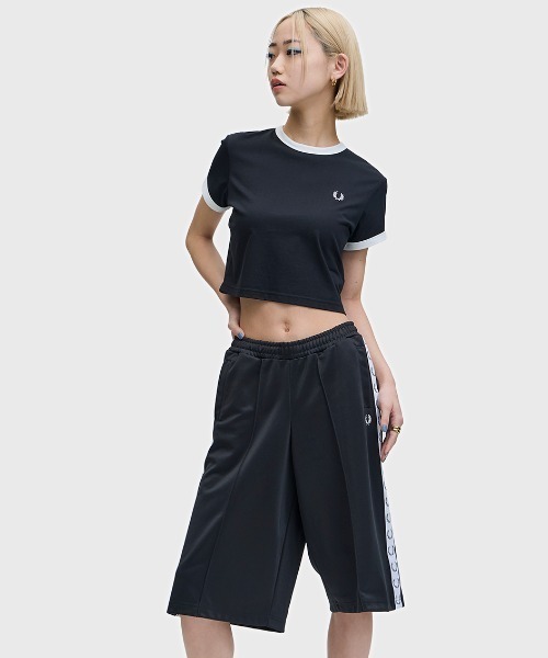 FRED PERRY(フレッドペリー)の「Cropped Ringer T-Shirt/クロップドTシャツ(Tシャツ/カットソー・レディース・グリーン/ホワイト/ピンク/ネイビー/マルーン/ブラック・10)」の12枚目の写真