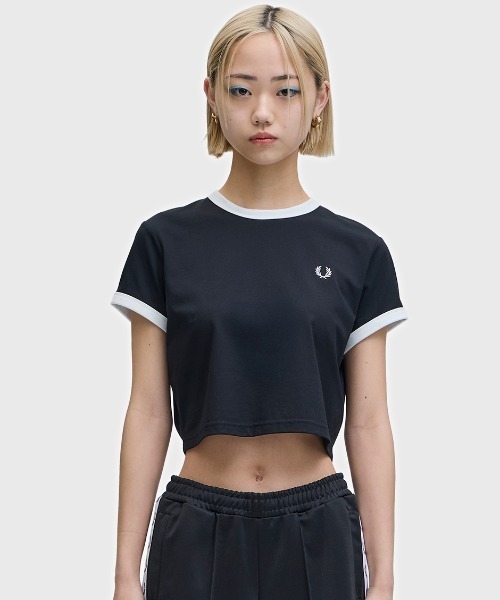 FRED PERRY(フレッドペリー)の「Cropped Ringer T-Shirt/クロップドTシャツ(Tシャツ/カットソー・レディース・グリーン/ホワイト/ピンク/ネイビー/マルーン/ブラック・10)」の17枚目の写真