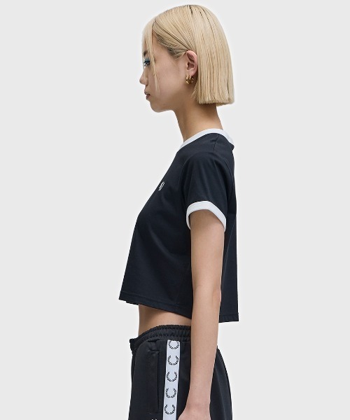 FRED PERRY(フレッドペリー)の「Cropped Ringer T-Shirt/クロップドTシャツ(Tシャツ/カットソー・レディース・グリーン/ホワイト/ピンク/ネイビー/マルーン/ブラック・10)」の18枚目の写真